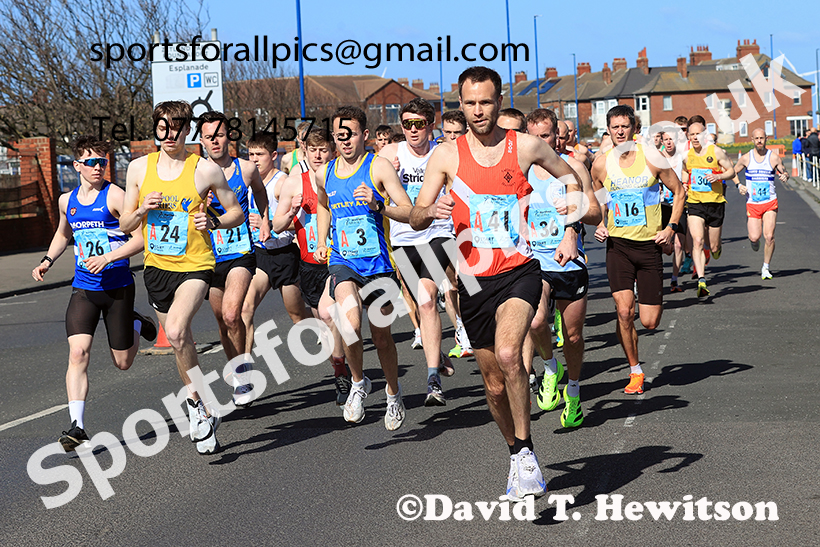 Senior mens Northern 12 Stage Road Relay, 2025 Northern 12 and 6 Stage Road Relays and Junior 5k, Redcar. Photo: David T. Hewitson/Sports for All Pics